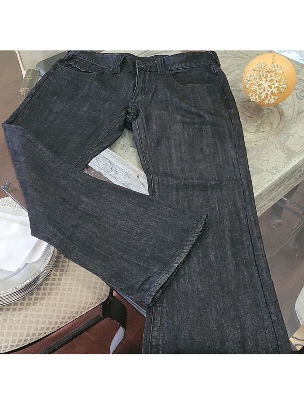 GUESS DARK WASH BOOT CUT JEANS NWT
